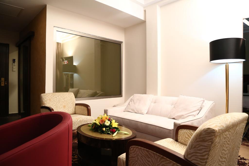 Hotel Fleur De Lys Plateau Dakar Exterior photo